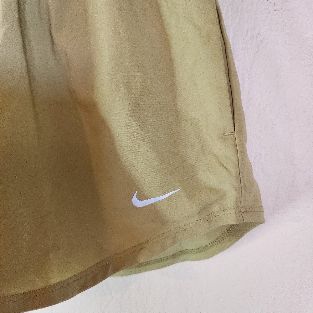 Nike Loose Fit High Rise Training Shorts Lined Size XS - Picture 2 of 9